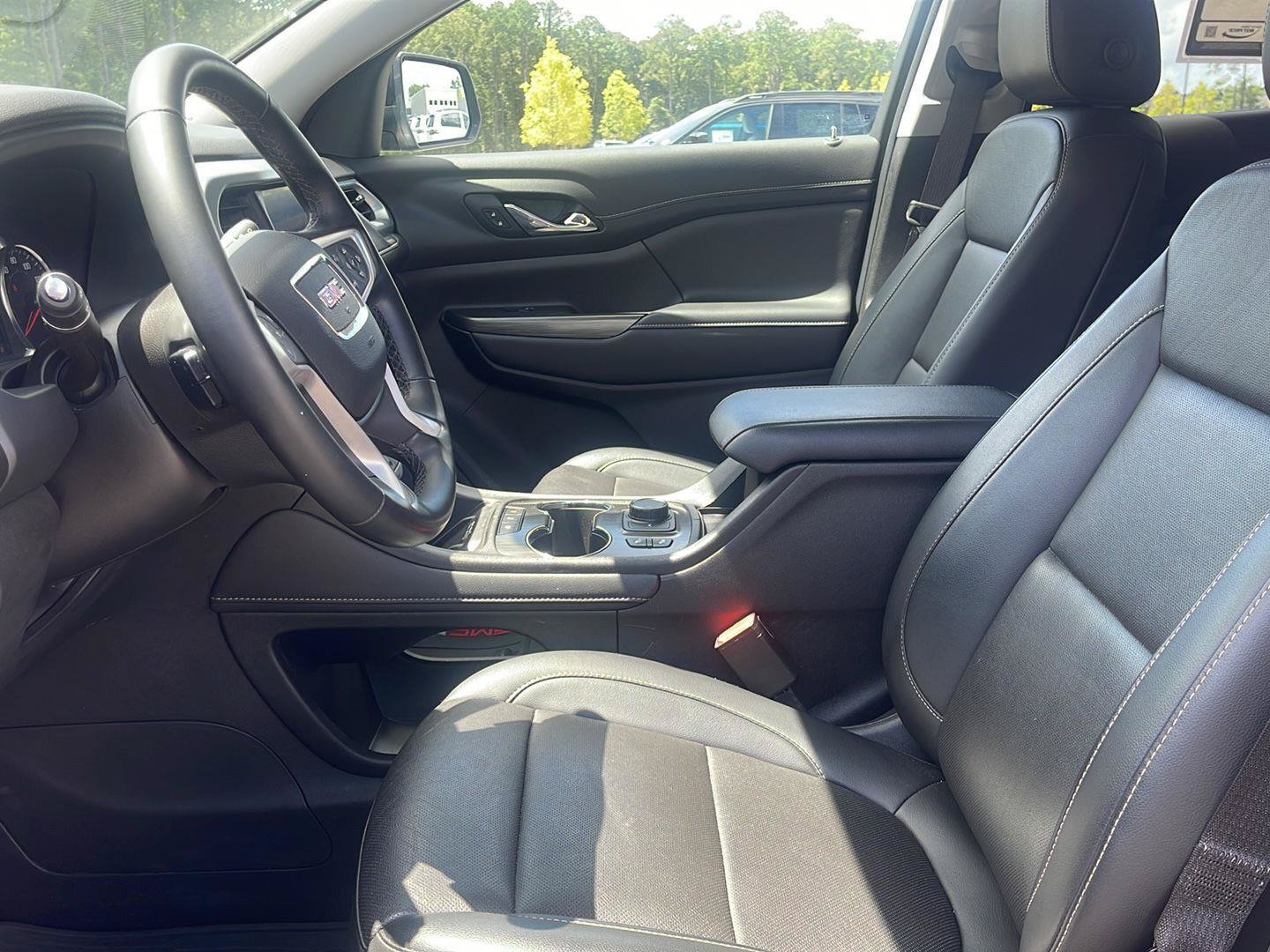 Used 2023 GMC Acadia SLT AWD/4WD image 20