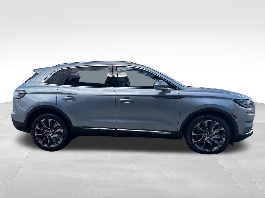 Used 2022 Lincoln Nautilus Reserve AWD/4WD image 7