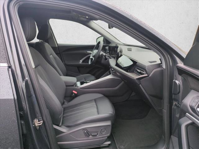 Used 2025 Audi Q5 Premium w/ Convenience Package image 29