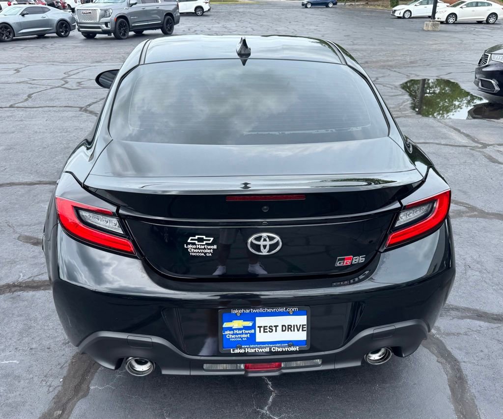 Used 2023 Toyota GR86 RWD image 4