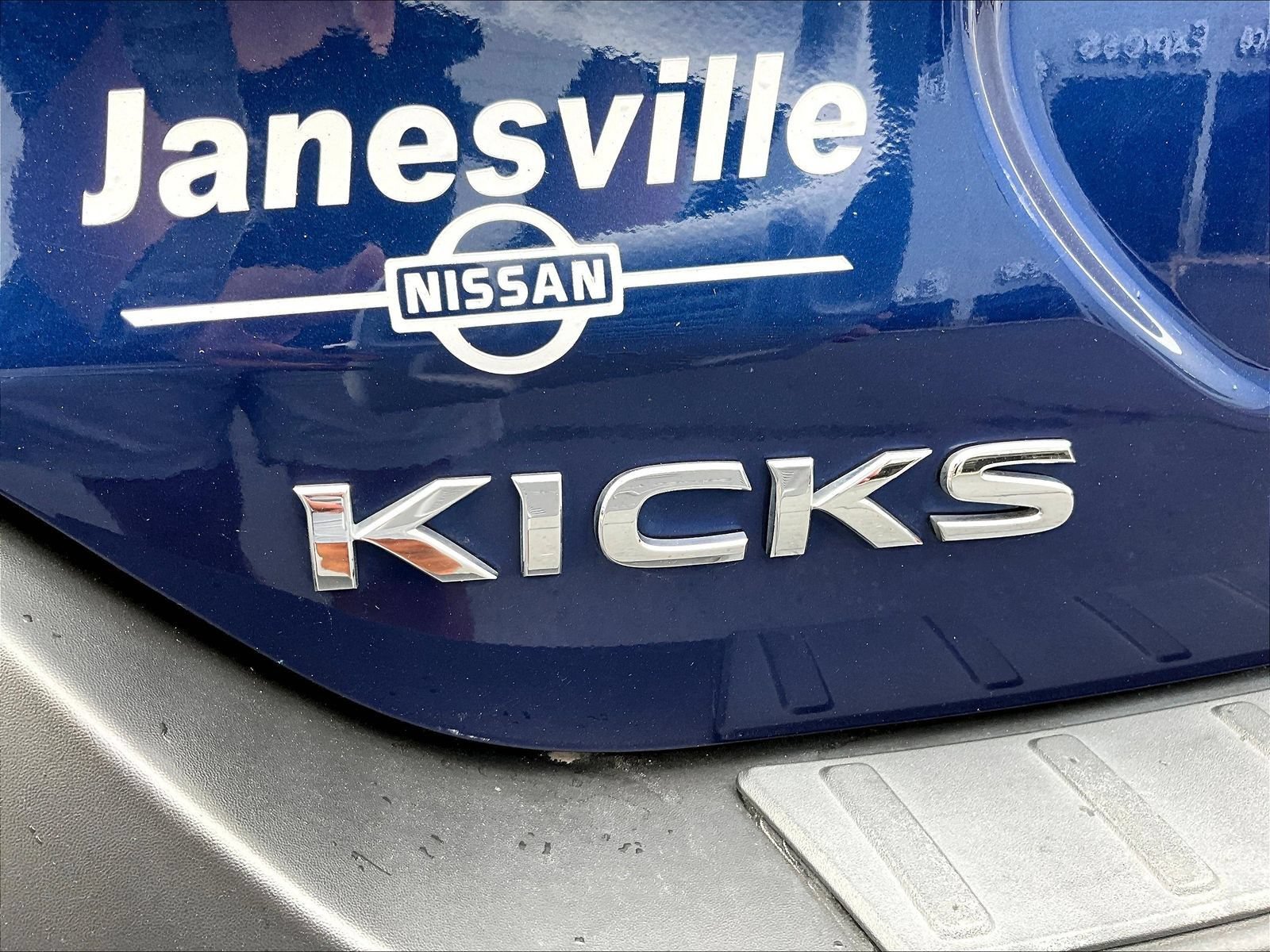 Certified 2020 Nissan Kicks SV w/ Exterior Package FWD image 27