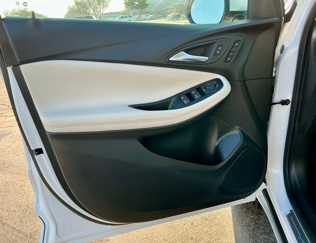 Used 2024 Buick Encore GX Avenir image 45