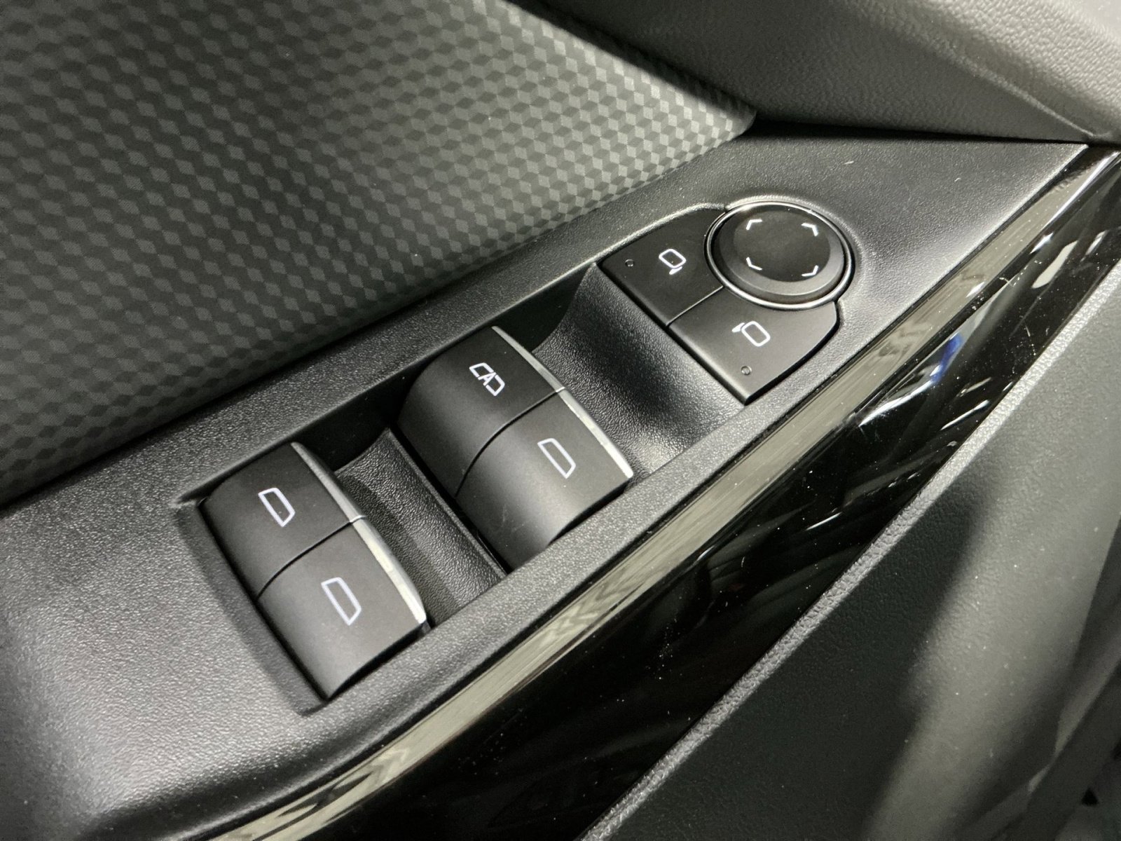 New 2026 Chevrolet Equinox RS w/ Convenience Package III image 23