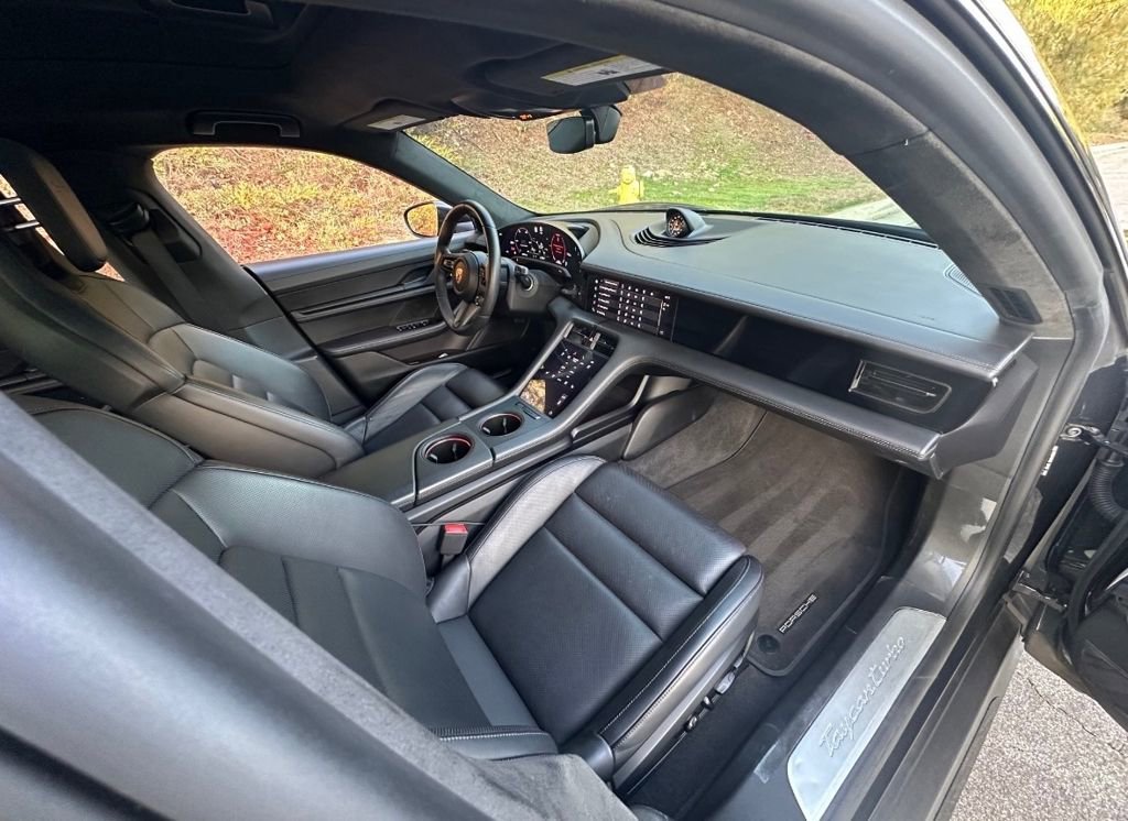 Used 2020 Porsche Taycan Turbo image 12