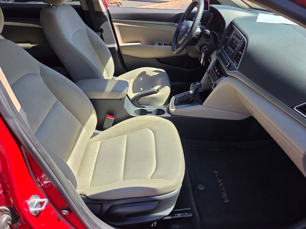 Used 2017 Hyundai Elantra SE image 15