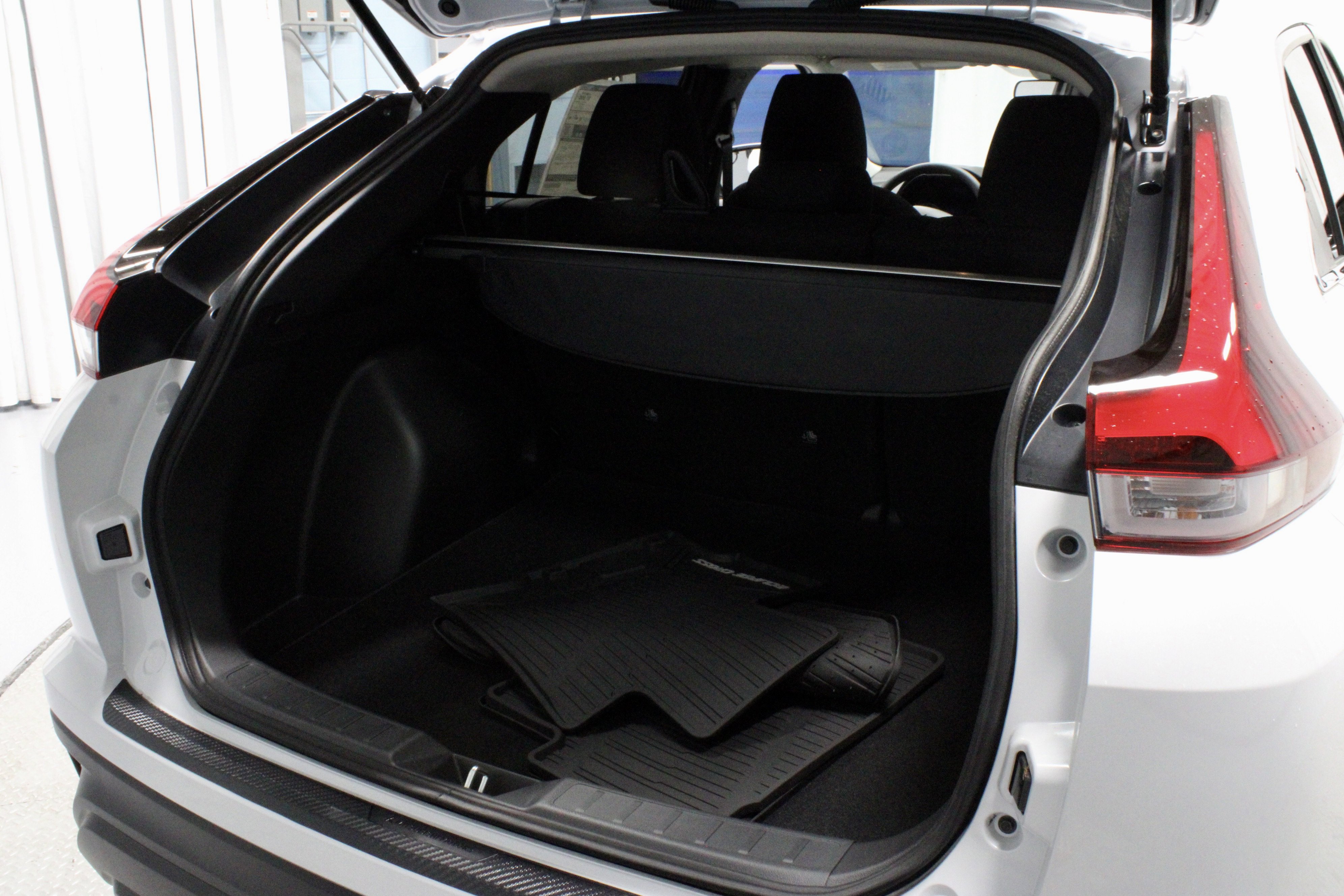 New 2026 Mitsubishi Eclipse Cross LE image 14