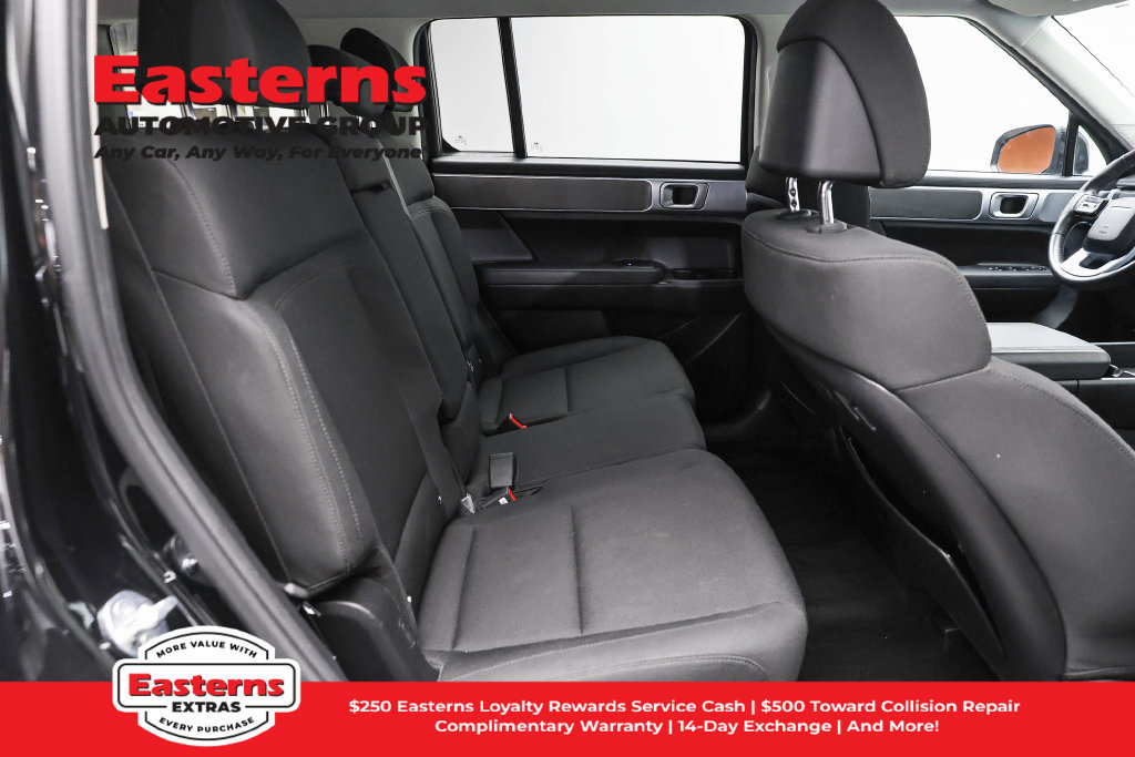 Used 2025 Hyundai Santa Fe SE FWD image 22