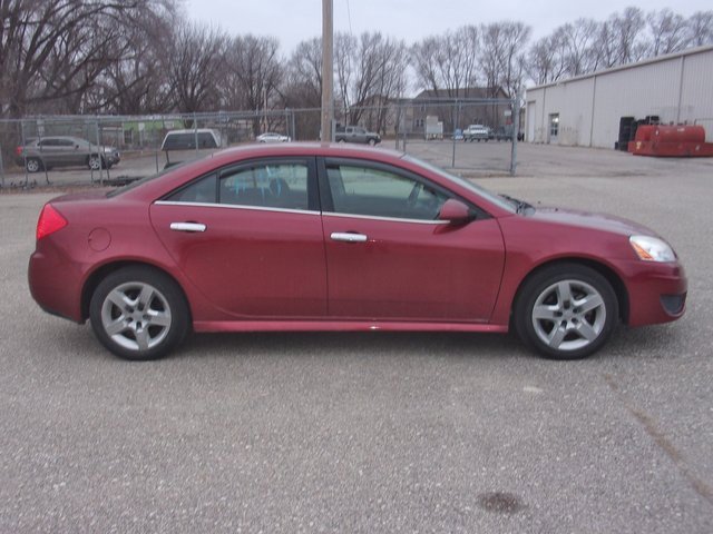 Used 2010 Pontiac G6 Sedan image 8