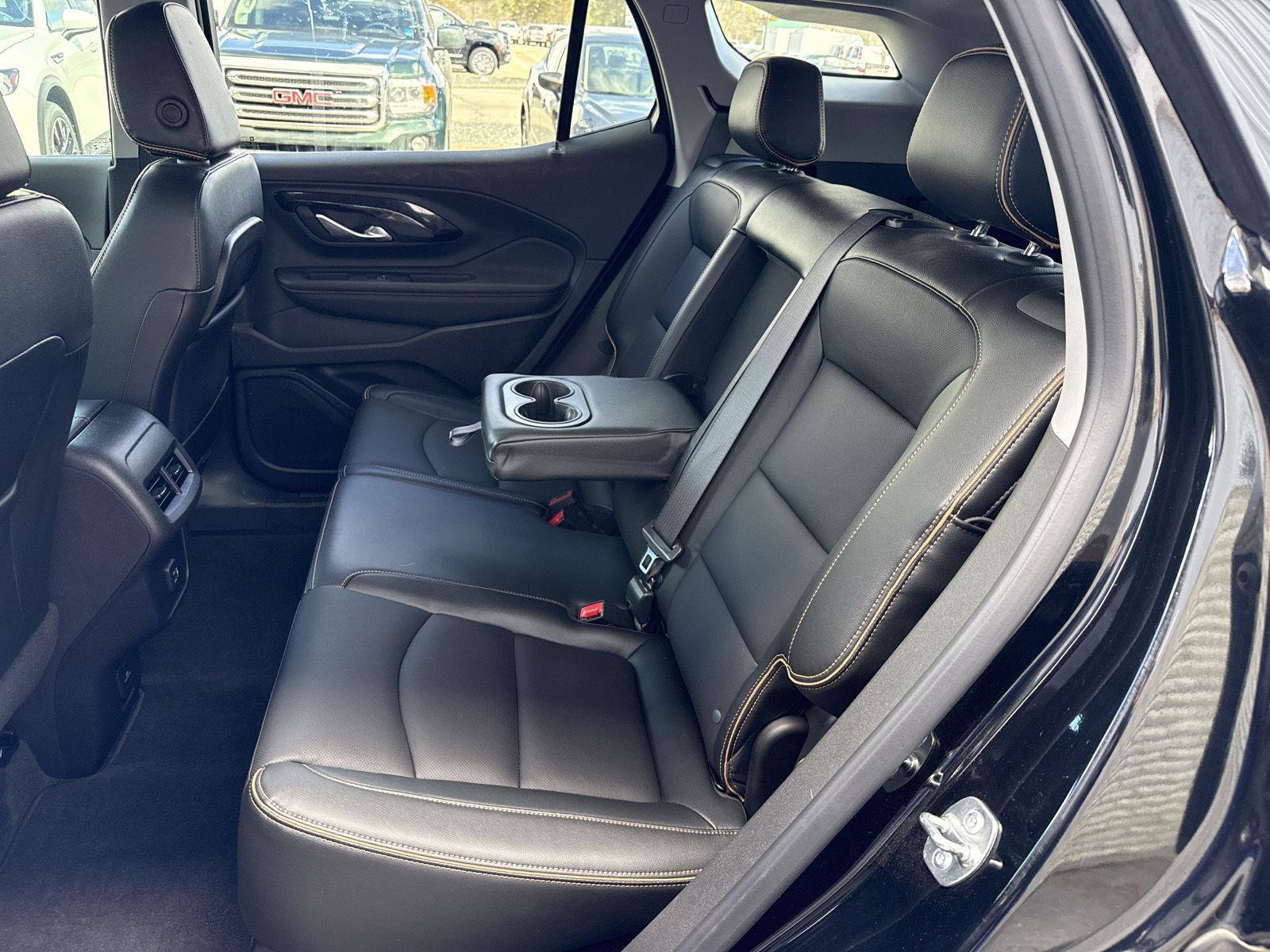 Used 2024 GMC Terrain AT4 image 12