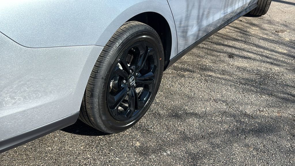 Used 2025 Honda Accord SE image 8