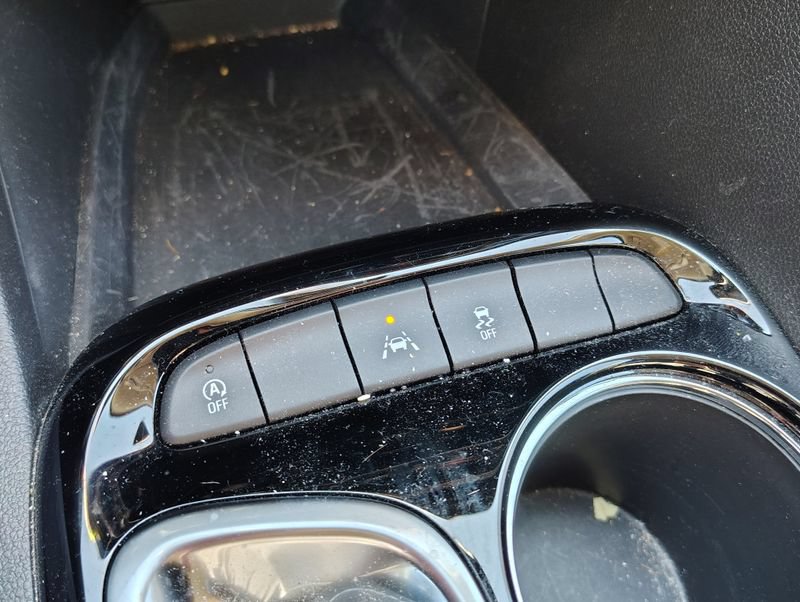 Used 2024 Buick Encore GX Avenir FWD image 23
