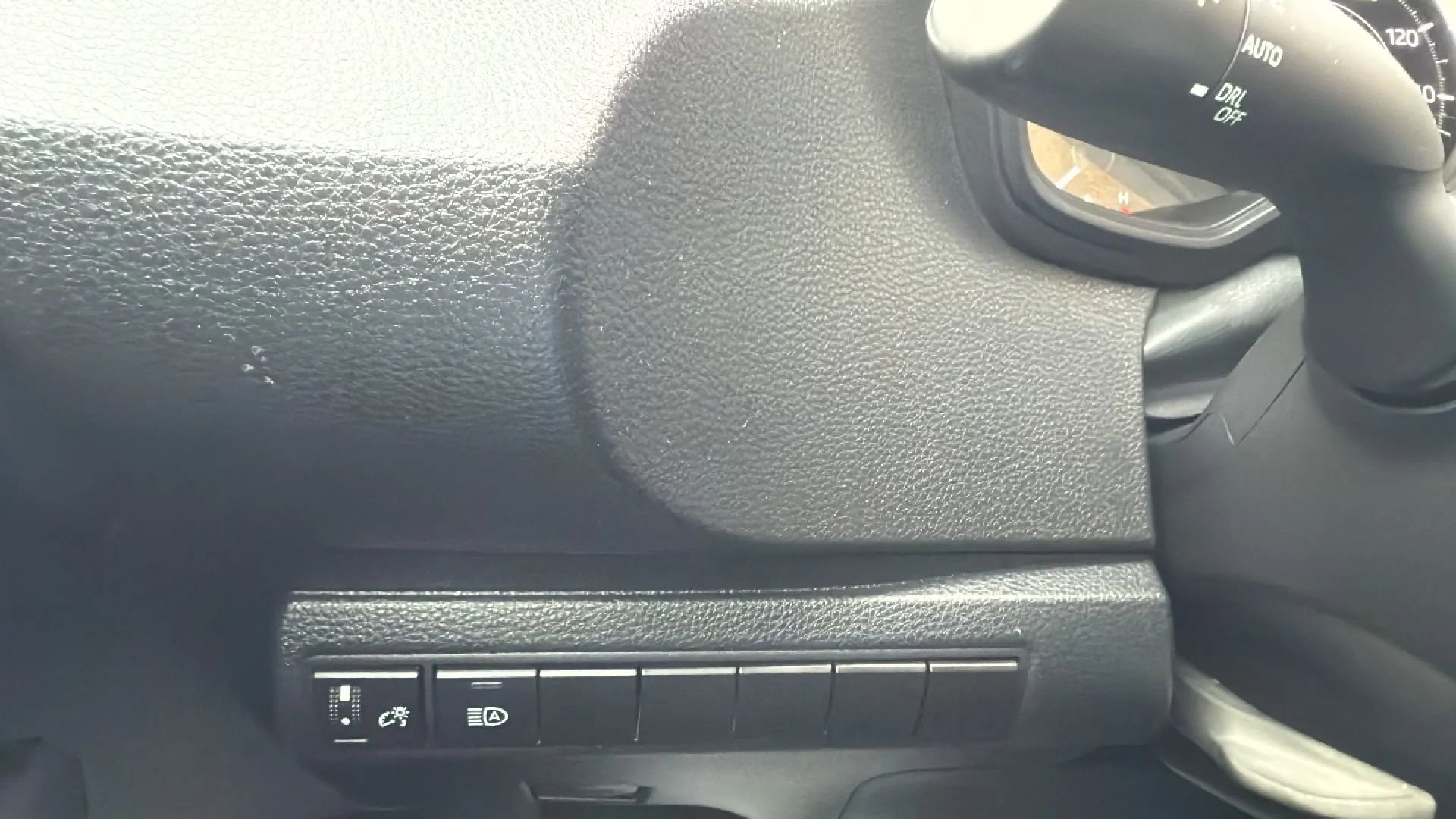 Used 2021 Toyota Corolla LE image 15