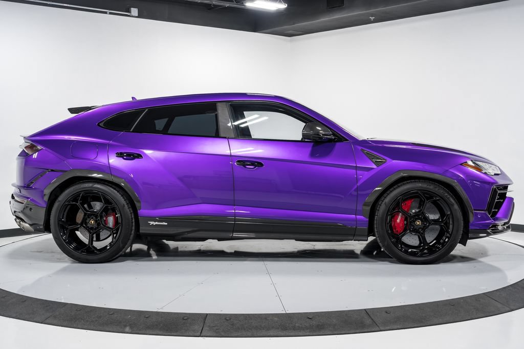 Used 2024 Lamborghini Urus Performante AWD/4WD image 2