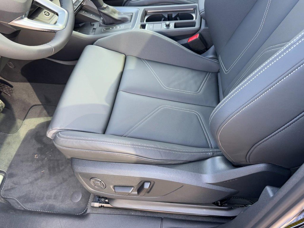 New 2025 Audi Q3 2.0T Premium image 17