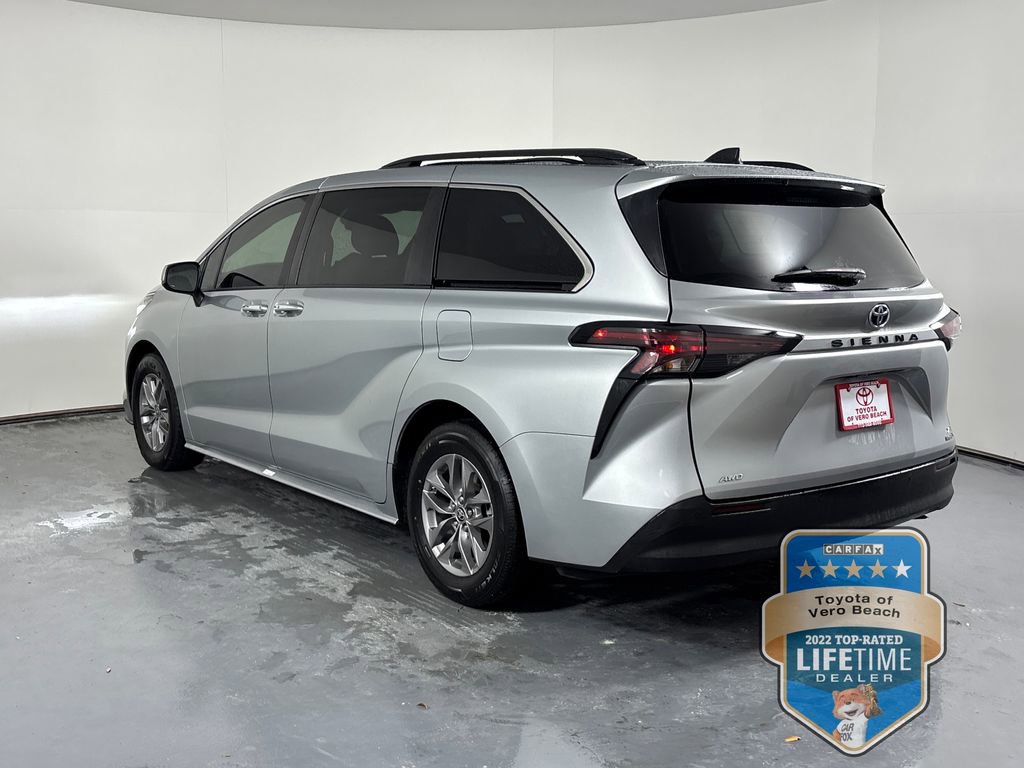 Certified 2024 Toyota Sienna XLE image 4
