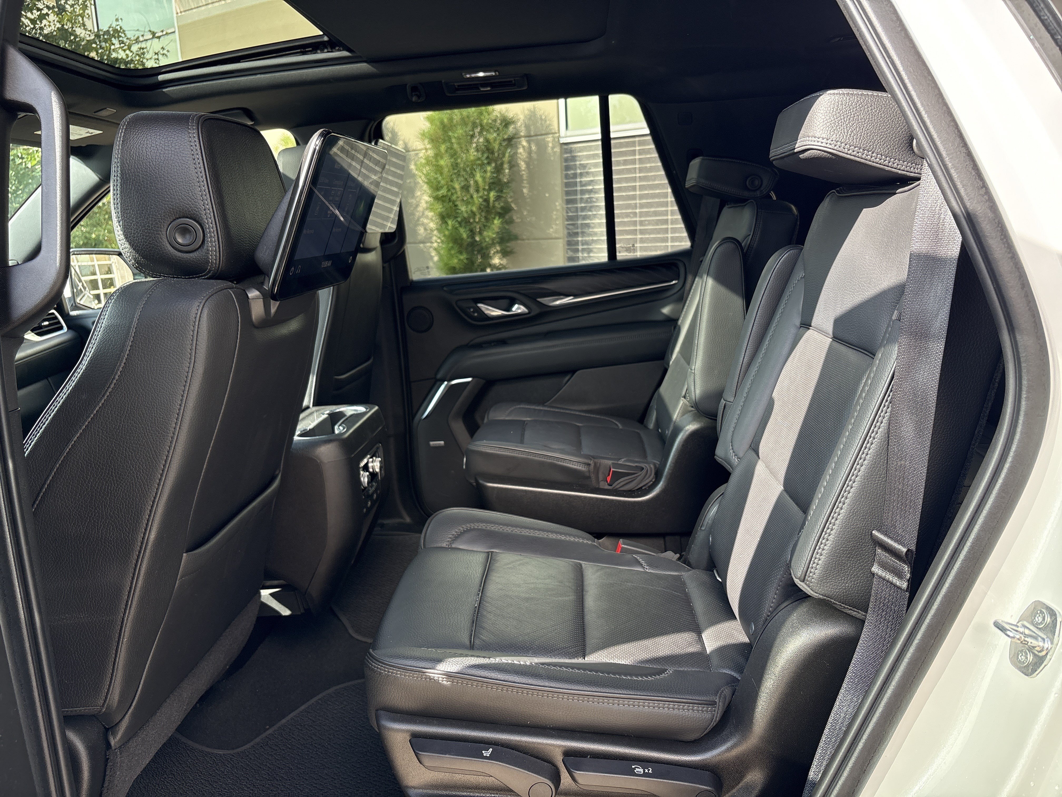 Used 2021 GMC Yukon Denali w/ Denali Ultimate Package AWD/4WD image 31