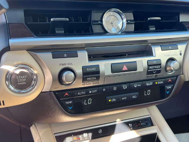 Used 2017 Lexus ES 350 w/ Navigation System Package FWD image 35