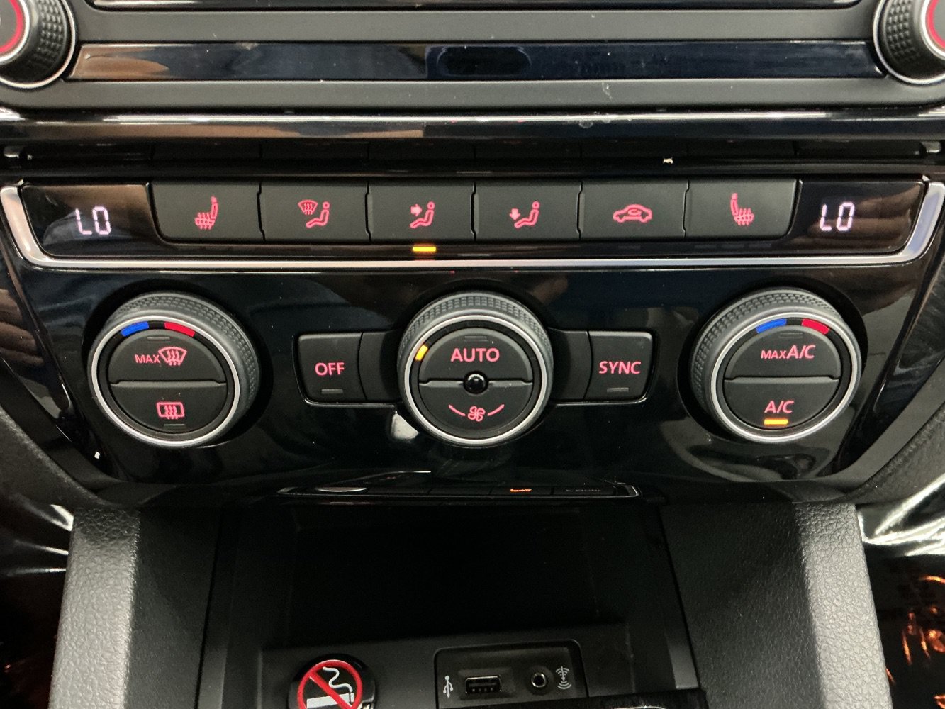 Used 2016 Volkswagen Jetta SEL Premium FWD image 36