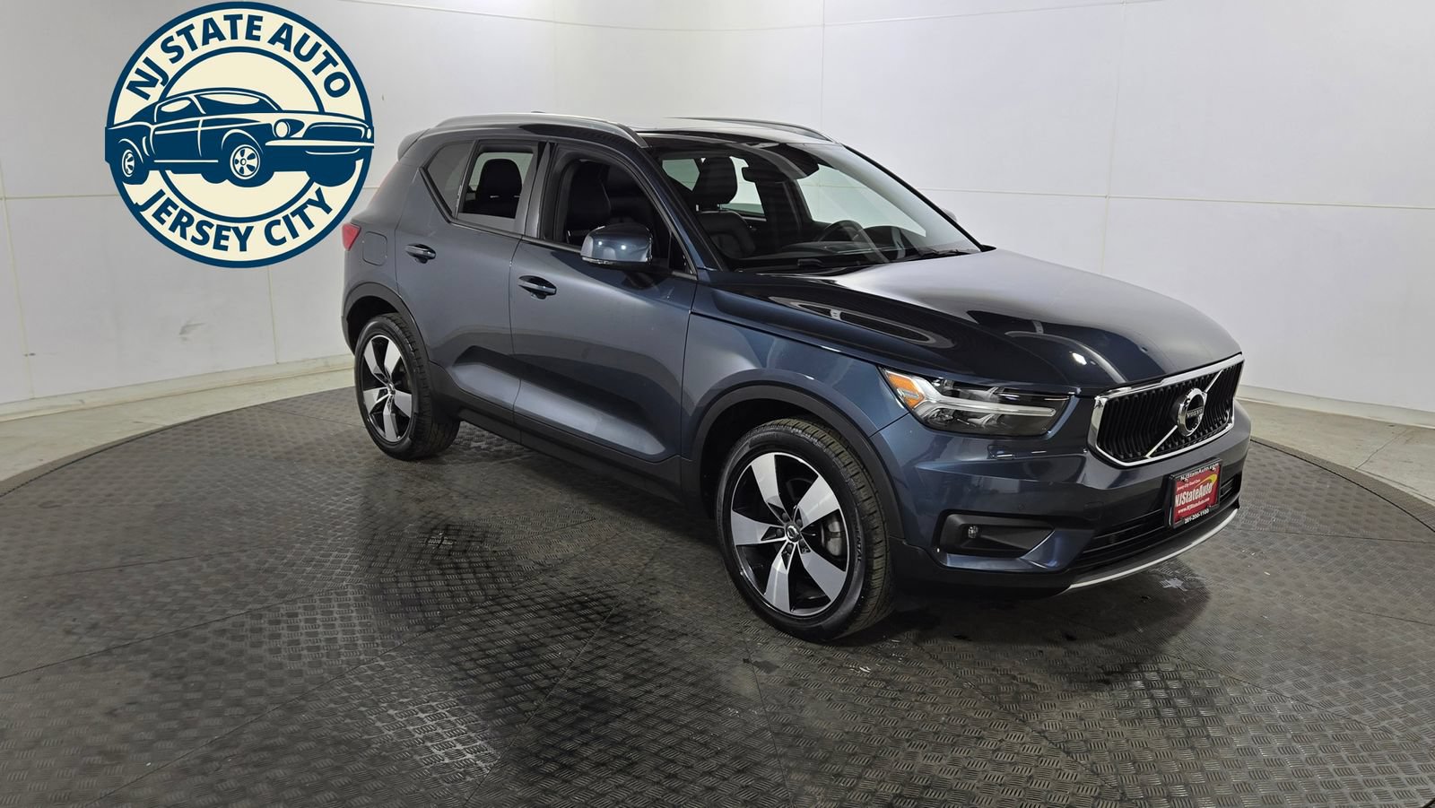 Used 2022 Volvo XC40 T5 Momentum w/ Premium Package AWD/4WD image 9
