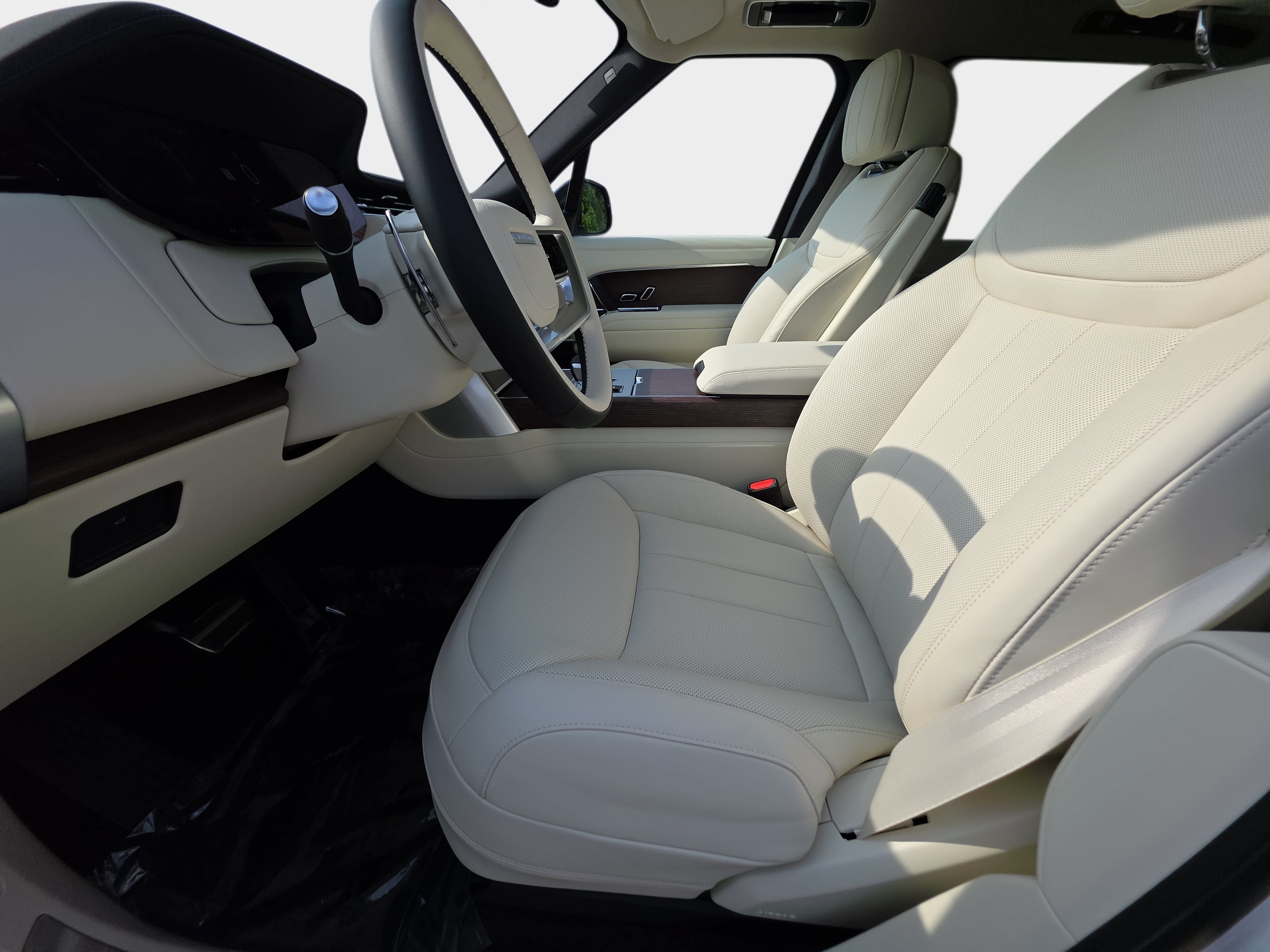 New 2026 Land Rover Range Rover Long Wheelbase SE AWD/4WD image 16