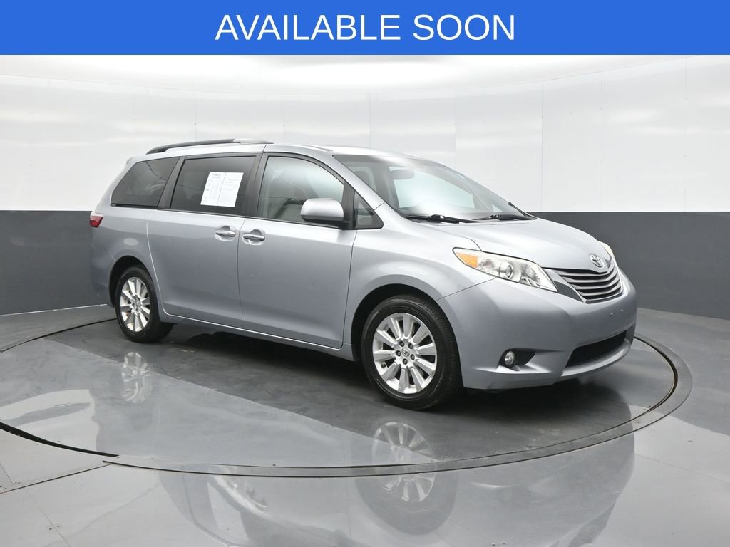 Used 2015 Toyota Sienna XLE AWD/4WD image 1