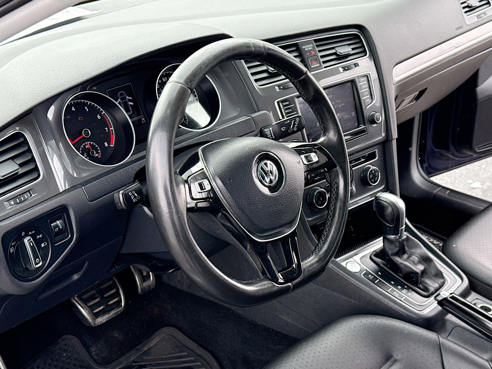 Used 2017 Volkswagen Golf Alltrack SE image 4
