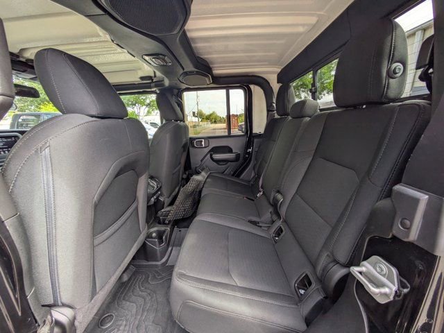 Used 2021 Jeep Gladiator Willys AWD/4WD image 11