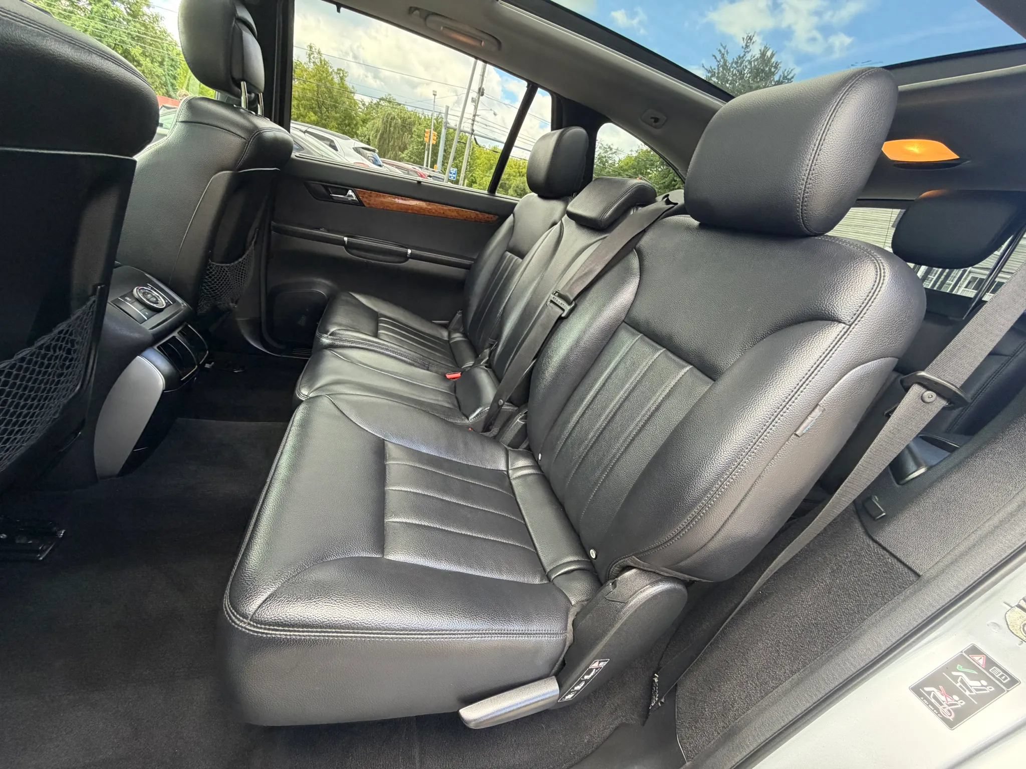 Used 2009 Mercedes-Benz R 350 4MATIC image 16