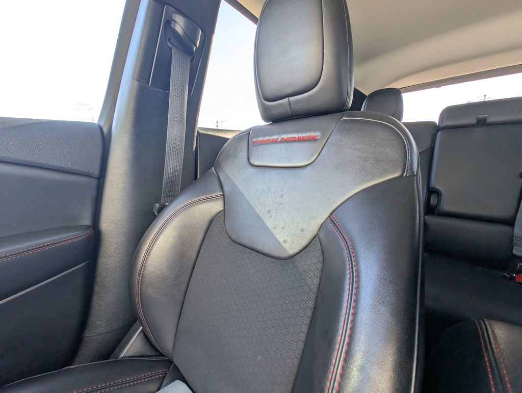 Used 2021 Jeep Cherokee Trailhawk image 12