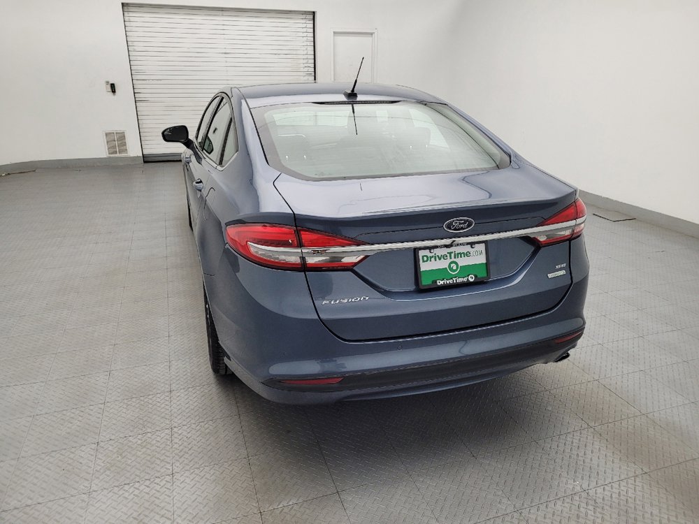 Used 2018 Ford Fusion SE w/ Fusion SE Technology Package FWD image 6