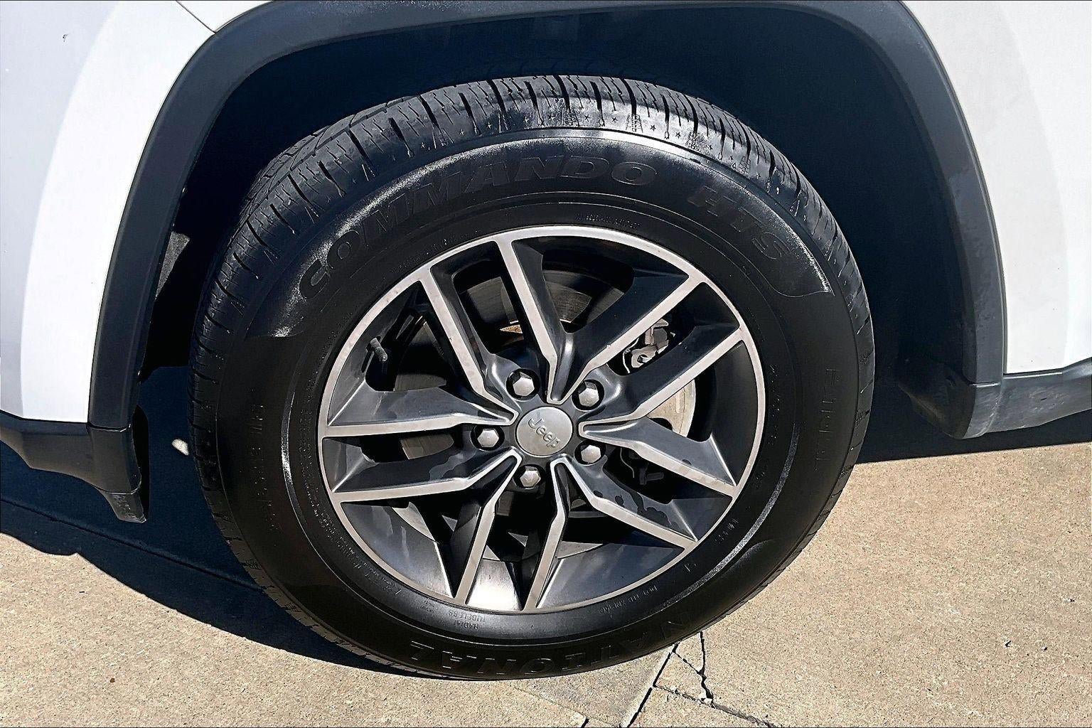 Used 2017 Jeep Grand Cherokee Limited w/ Luxury Group II AWD/4WD image 34