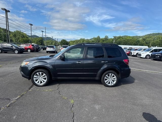 Used 2013 Subaru Forester 2.5X Premium w/ All-Weather Pkg AWD/4WD image 5