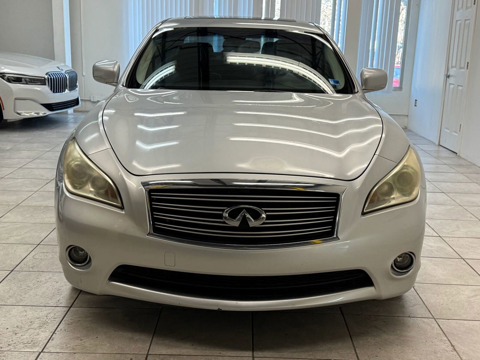 Used 2012 INFINITI M37 w/ Premium Pkg image 2
