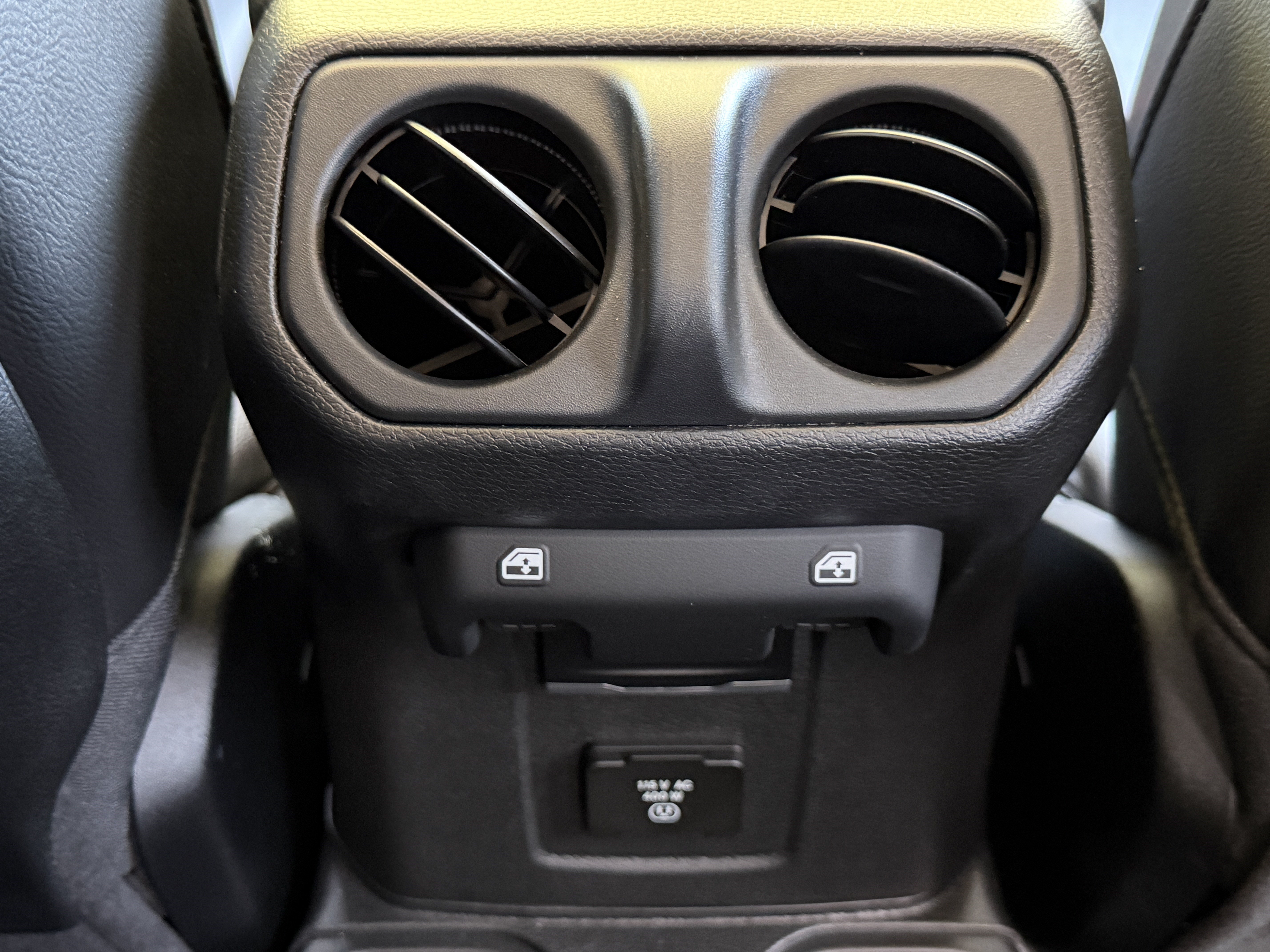 Used 2023 Jeep Gladiator Rubicon w/ Cold Weather Group AWD/4WD image 24