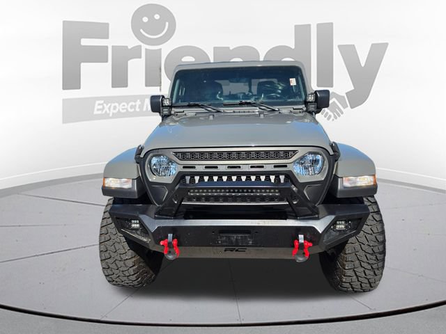 Used 2022 Jeep Gladiator Overland w/ Cold Weather Group AWD/4WD image 2