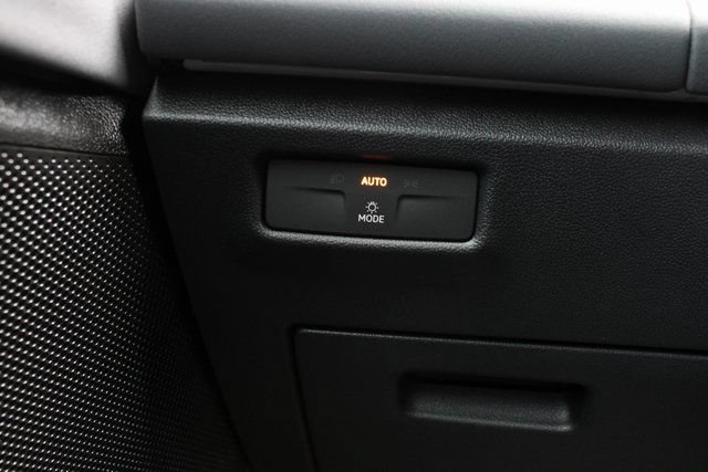 New 2026 Volkswagen Tiguan SE R-Line AWD/4WD image 8