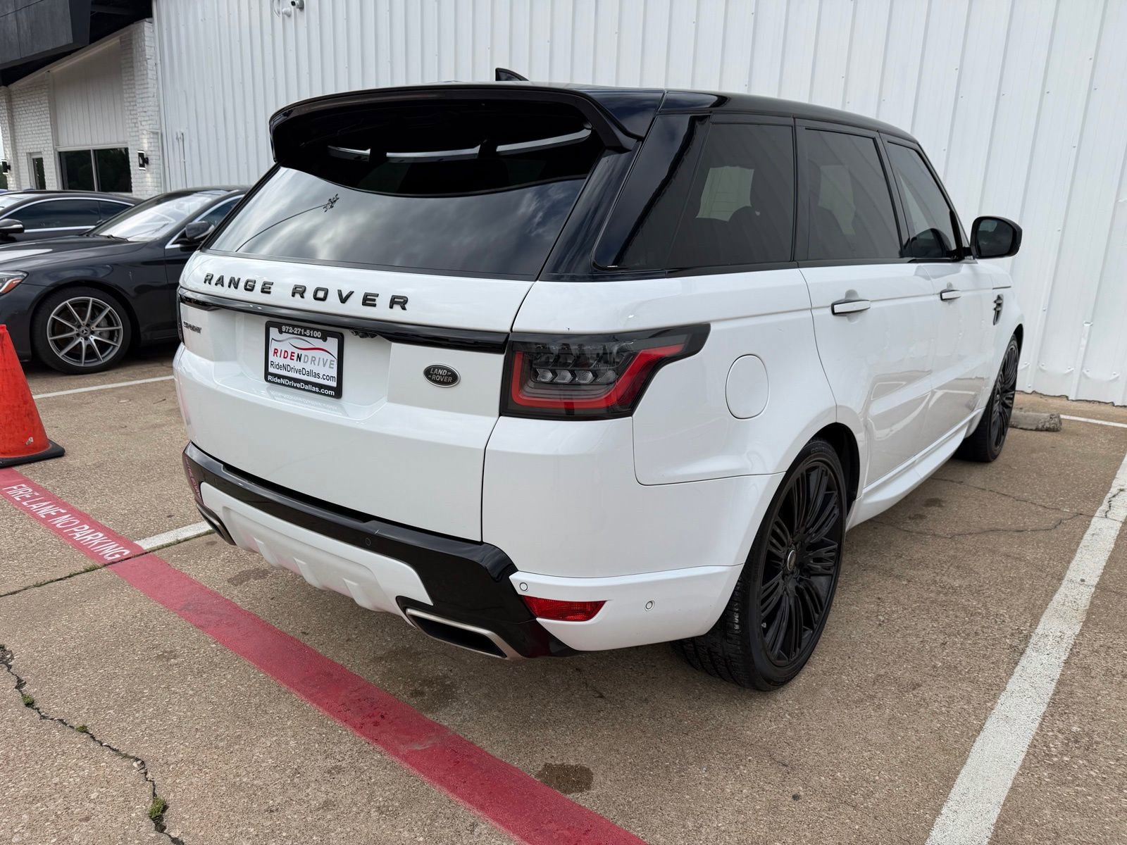Used 2018 Land Rover Range Rover Sport HSE Dynamic AWD/4WD image 7