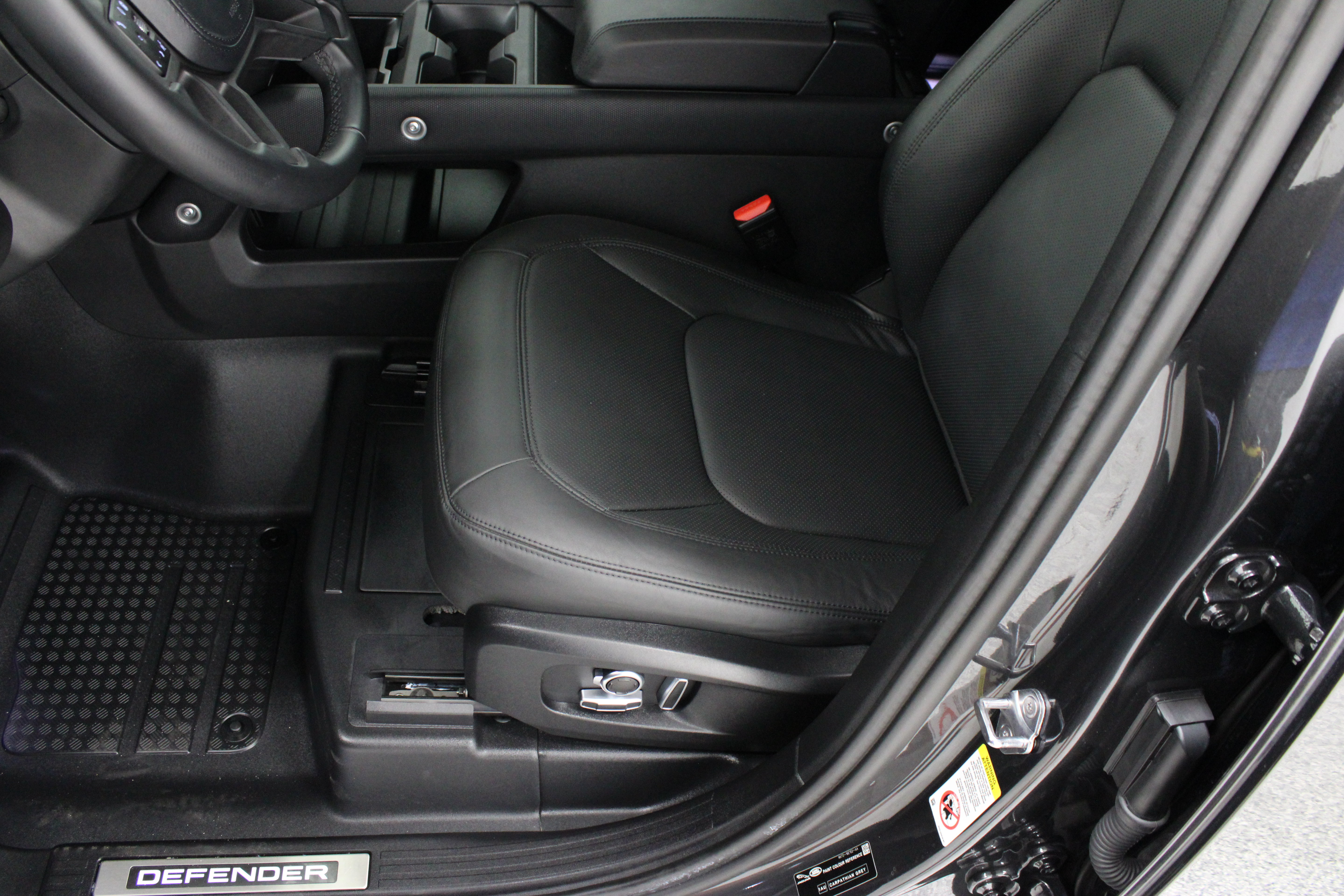 Used 2025 Land Rover Defender 130 Outbound AWD/4WD image 15