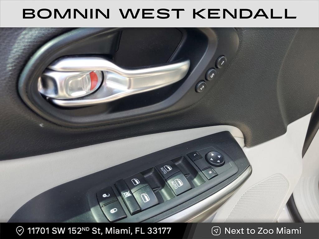 Used 2020 Jeep Cherokee Limited image 23