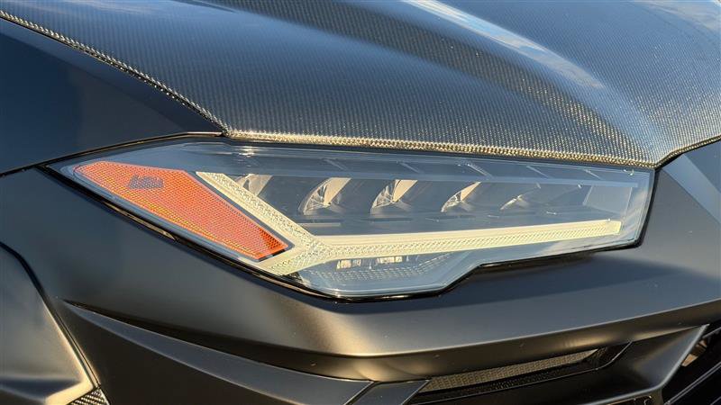 Used 2021 Lamborghini Urus AWD/4WD image 18