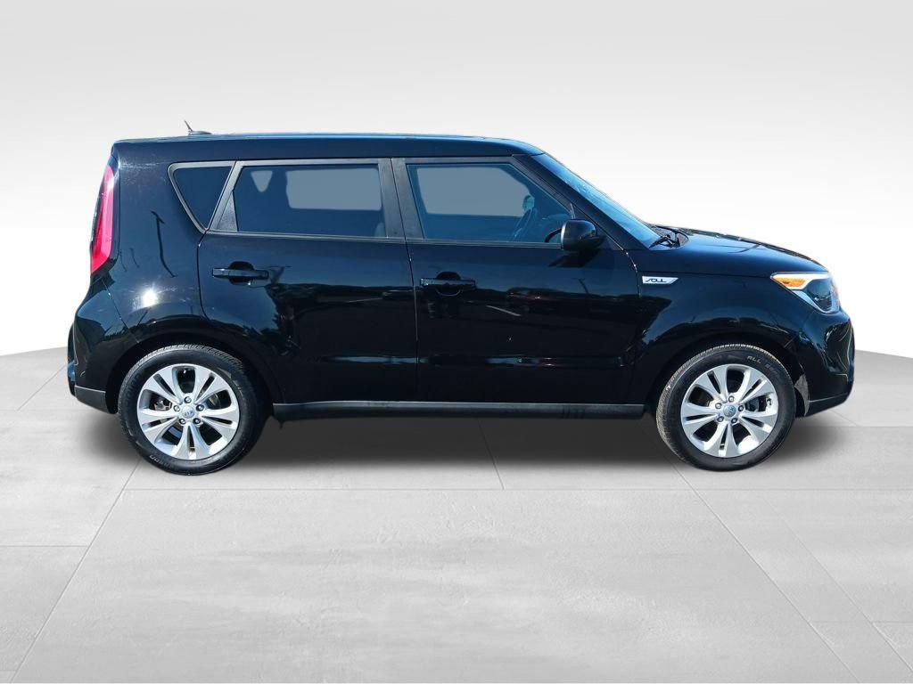 Used 2016 Kia Soul + image 6