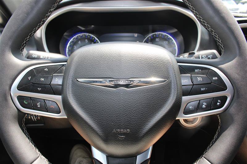 Used 2025 Chrysler Pacifica Select FWD image 17