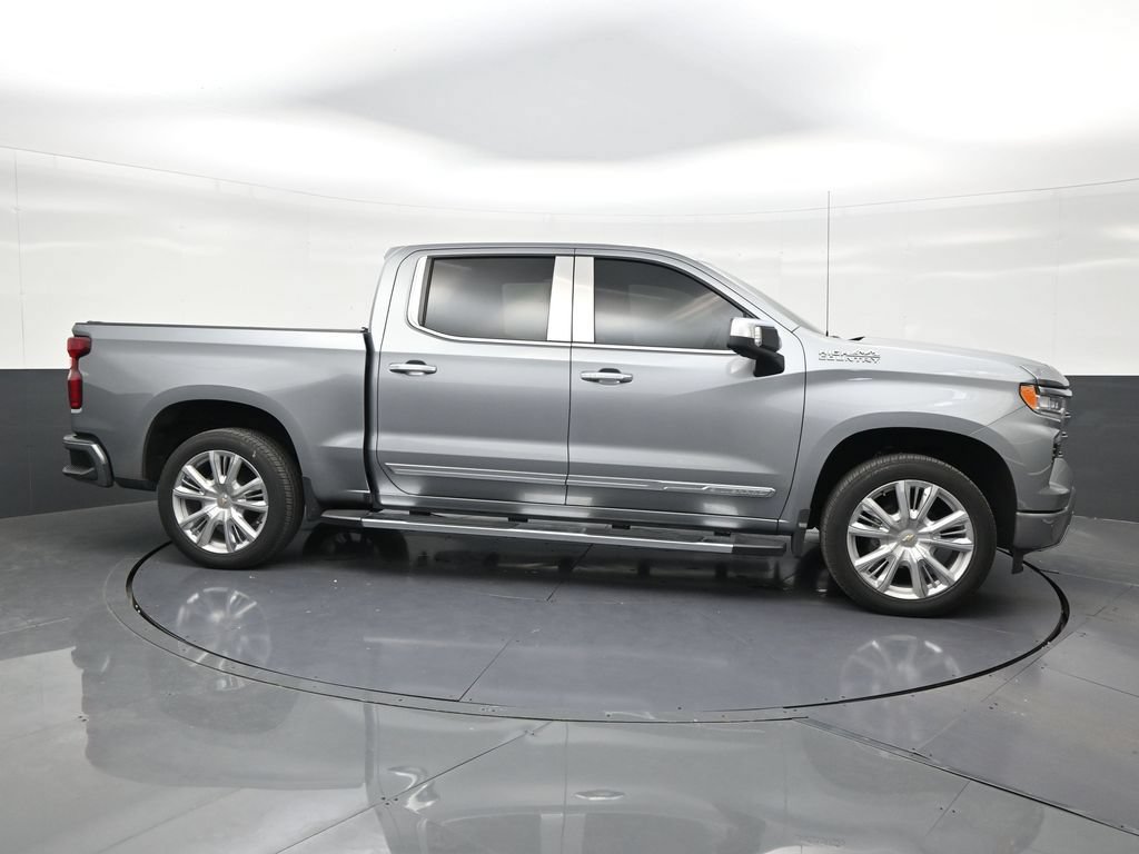 Used 2024 Chevrolet Silverado 1500 High Country w/ High Country Premium Package AWD/4WD image 6
