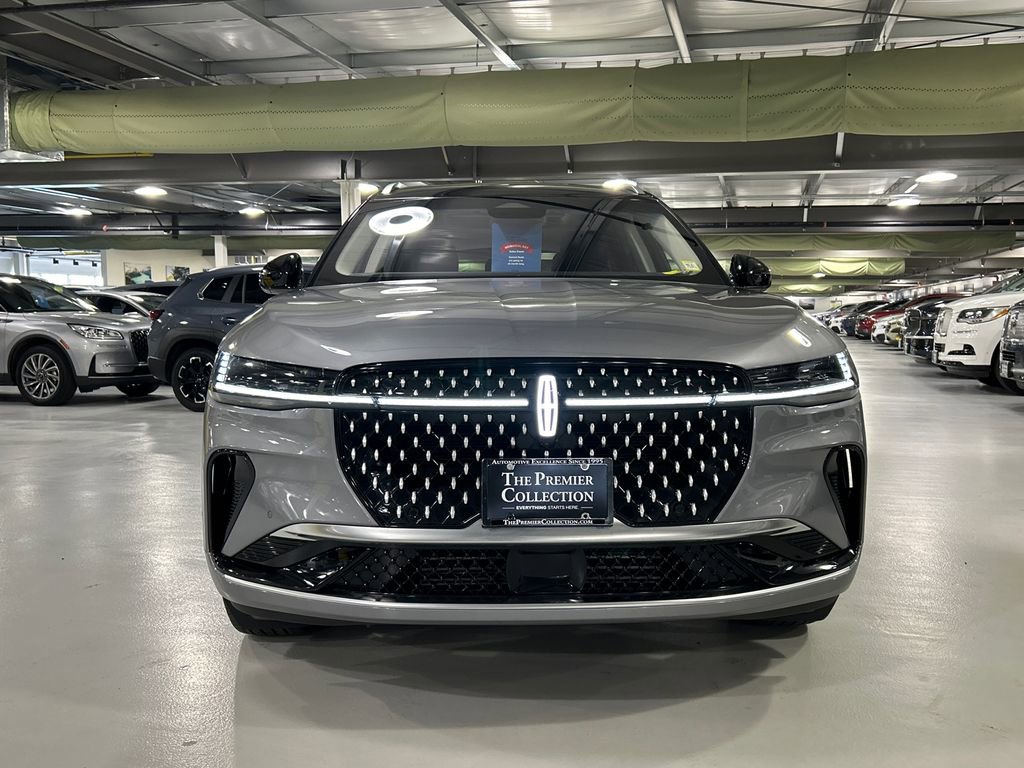 Used 2024 Lincoln Nautilus Reserve w/ Equipment Group 202A AWD/4WD image 6