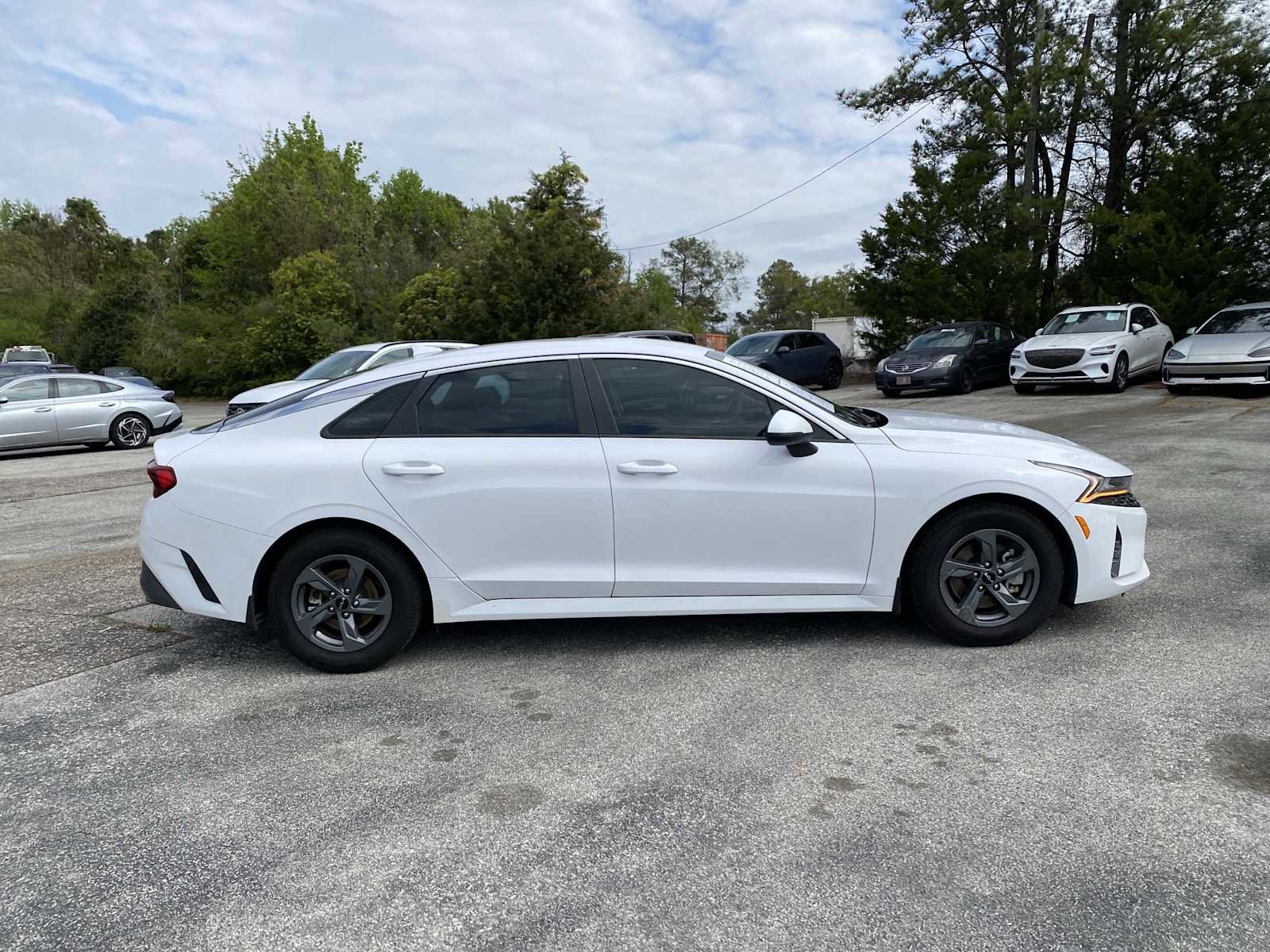 Used 2022 Kia K5 LX image 4