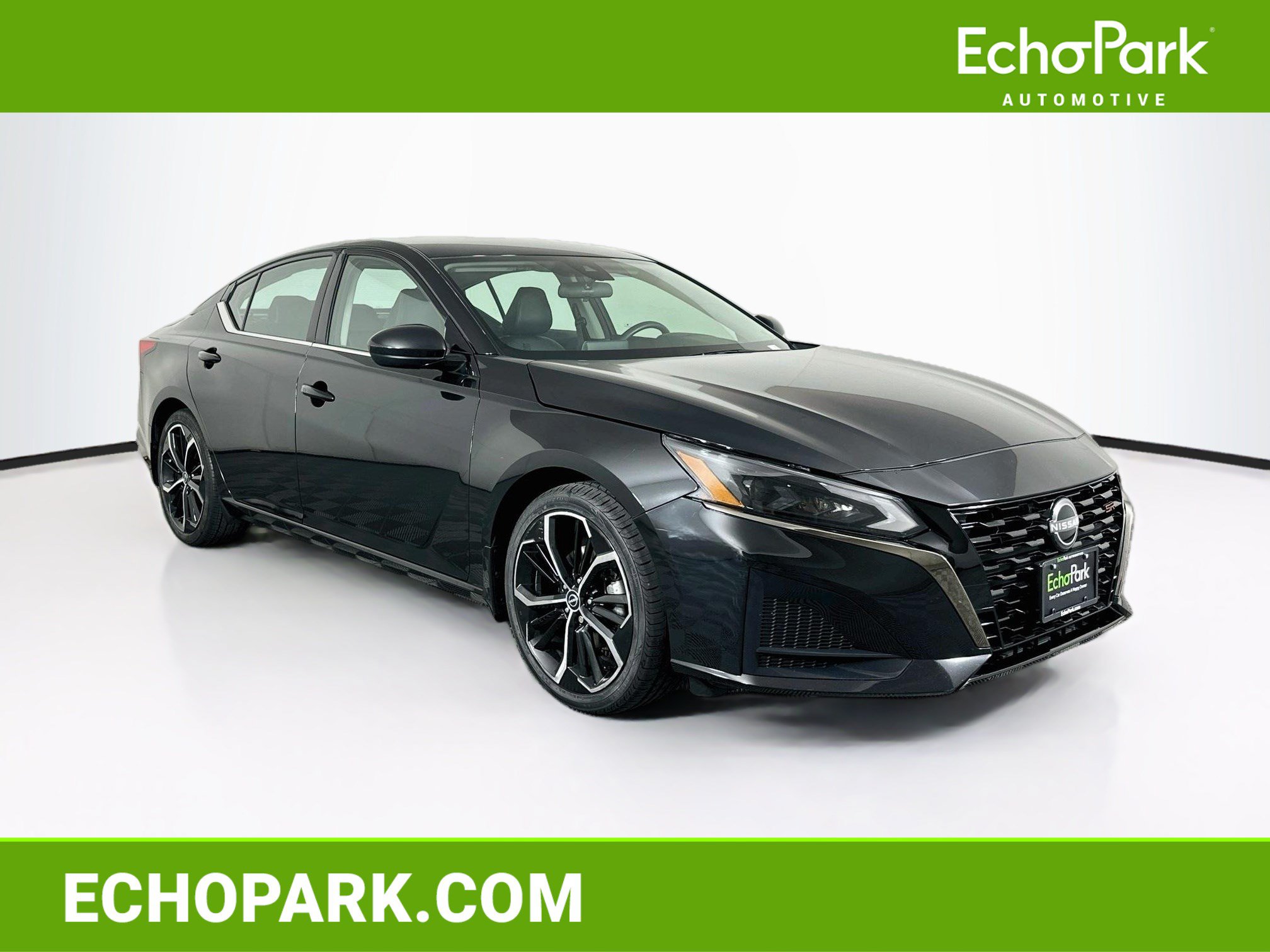 Used 2024 Nissan Altima 2.5 SR FWD image 1