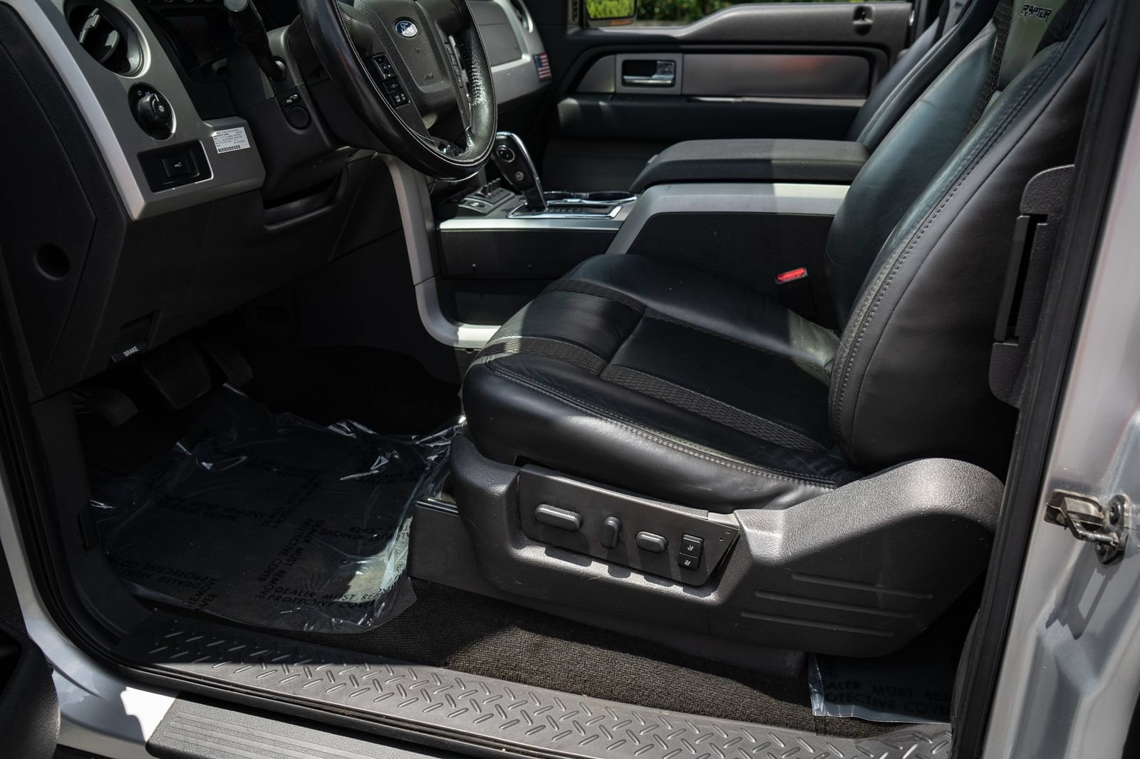 Used 2013 Ford F150 Raptor w/ Luxury Equipment Group AWD/4WD image 17