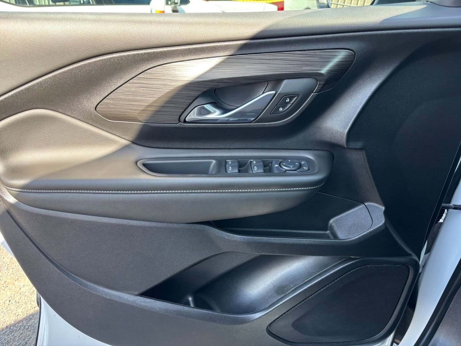 Used 2024 GMC Terrain SLE image 18
