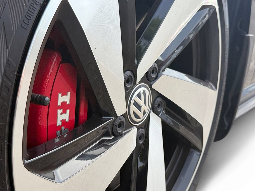 Used 2020 Volkswagen GTI SE FWD image 36