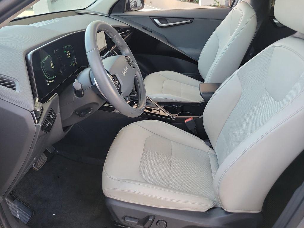 Used 2024 Kia Niro EX FWD image 17